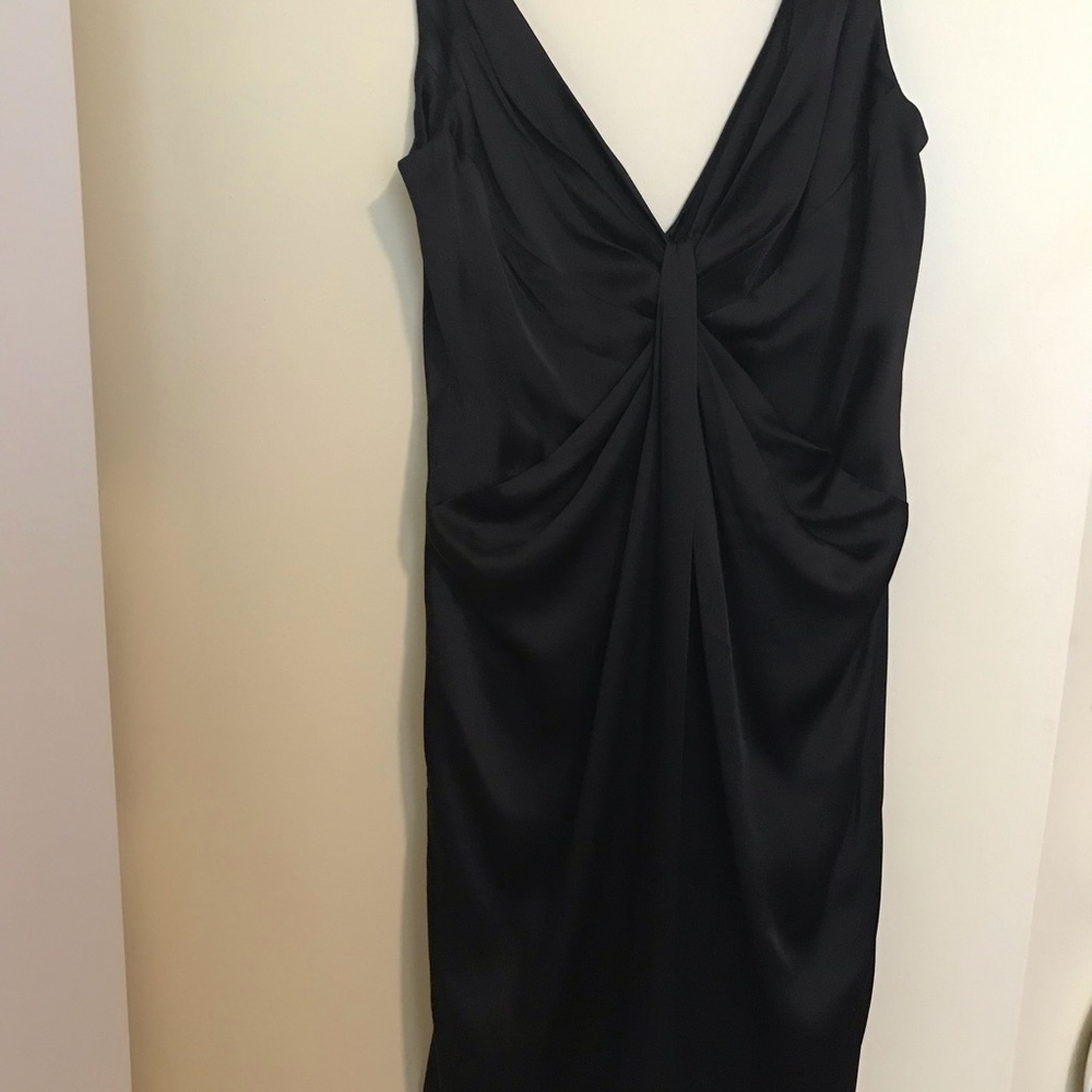 Carmen Marc Valvo Black Ruched Sheath Midi Dress